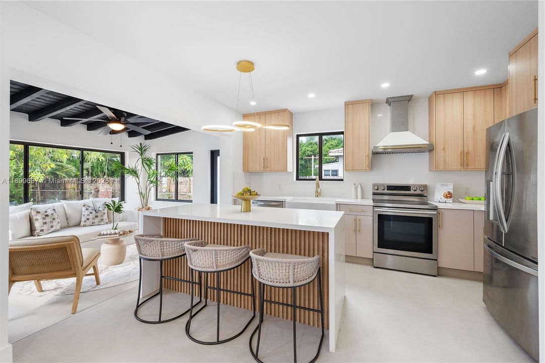 Recently Sold: $939,000 (5 beds, 3 baths, 1936 Square Feet)