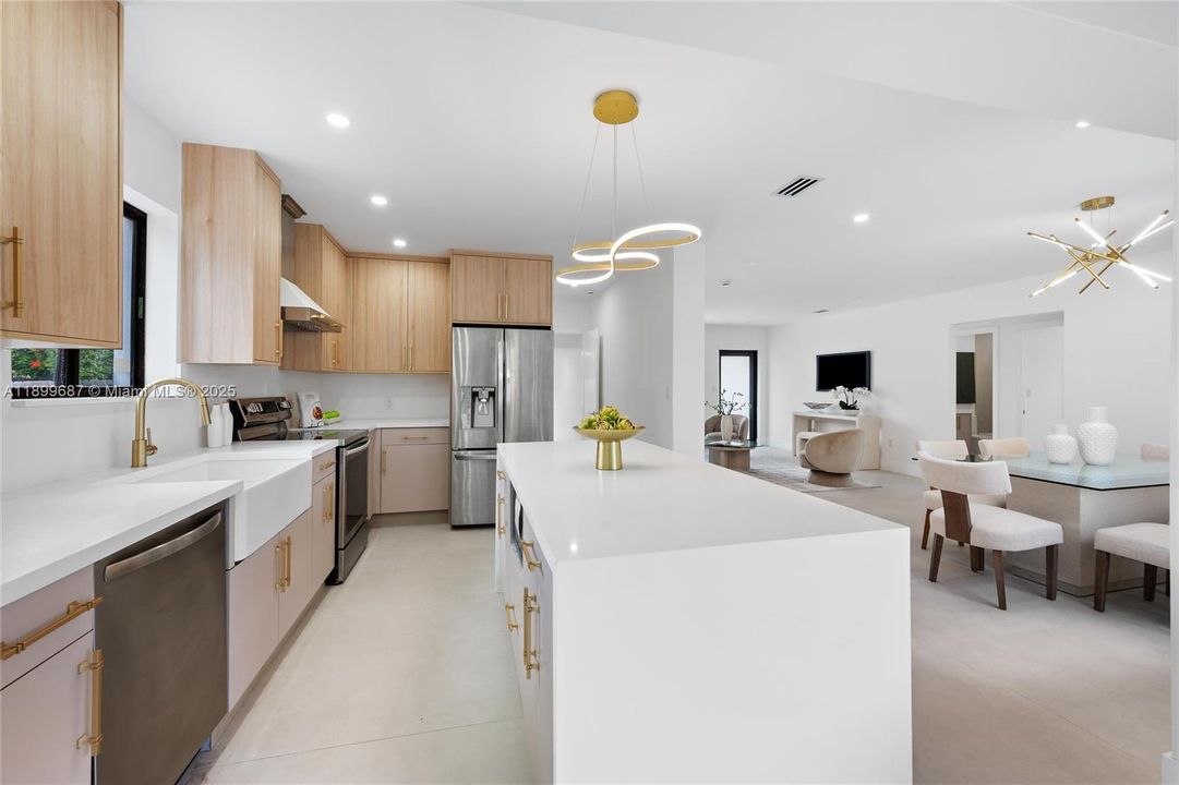 Recently Sold: $939,000 (5 beds, 3 baths, 1936 Square Feet)