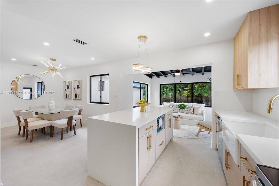 Recently Sold: $939,000 (5 beds, 3 baths, 1936 Square Feet)