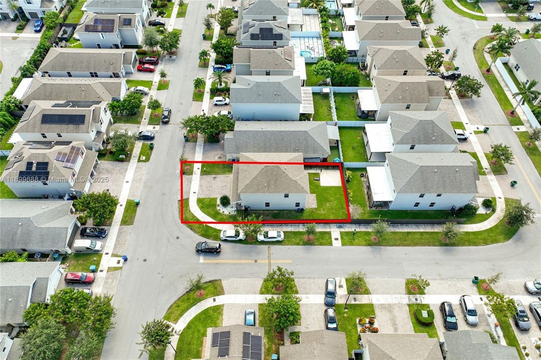 For Sale: $570,000 (4 beds, 3 baths, 2126 Square Feet)