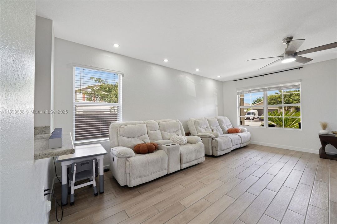 For Sale: $570,000 (4 beds, 3 baths, 2126 Square Feet)