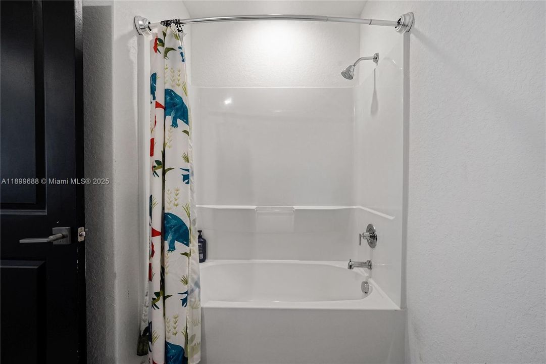 For Sale: $570,000 (4 beds, 3 baths, 2126 Square Feet)