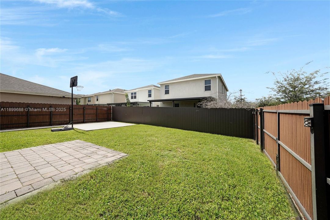 For Sale: $570,000 (4 beds, 3 baths, 2126 Square Feet)