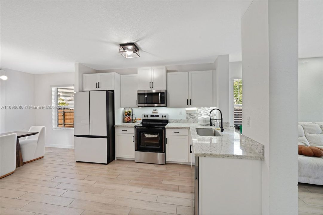 For Sale: $570,000 (4 beds, 3 baths, 2126 Square Feet)