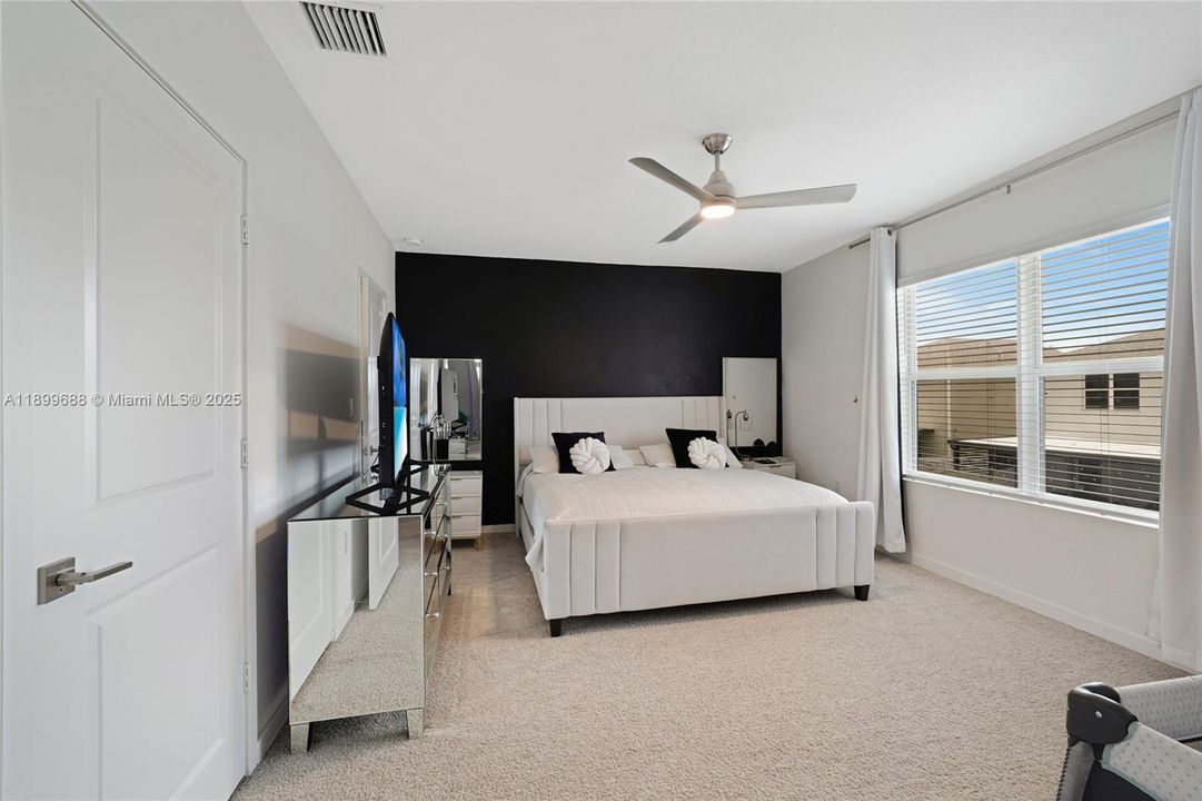 For Sale: $570,000 (4 beds, 3 baths, 2126 Square Feet)