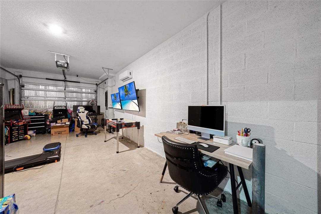 For Sale: $570,000 (4 beds, 3 baths, 2126 Square Feet)