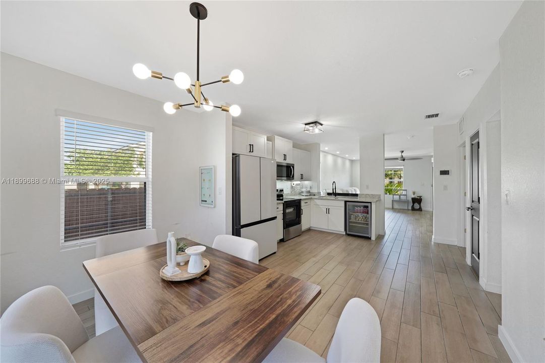 For Sale: $570,000 (4 beds, 3 baths, 2126 Square Feet)