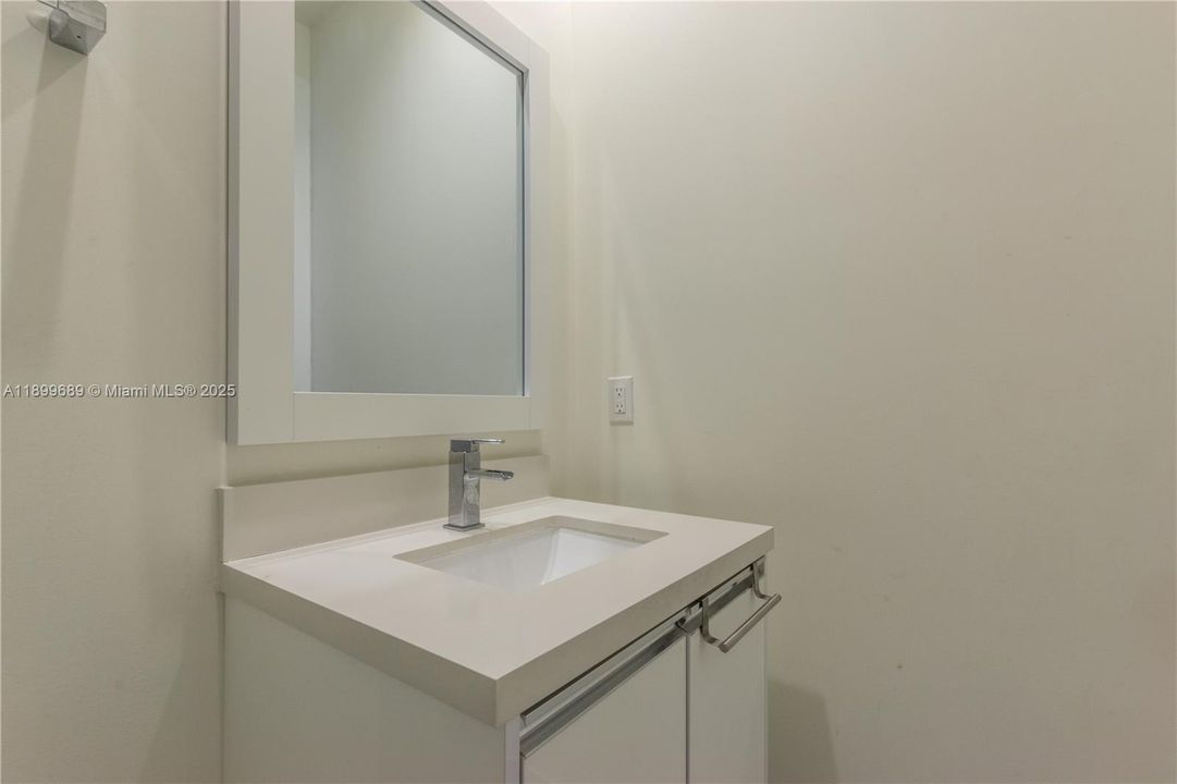 出租: $3,700 (3 贝兹, 3 浴室, 1781 平方英尺)