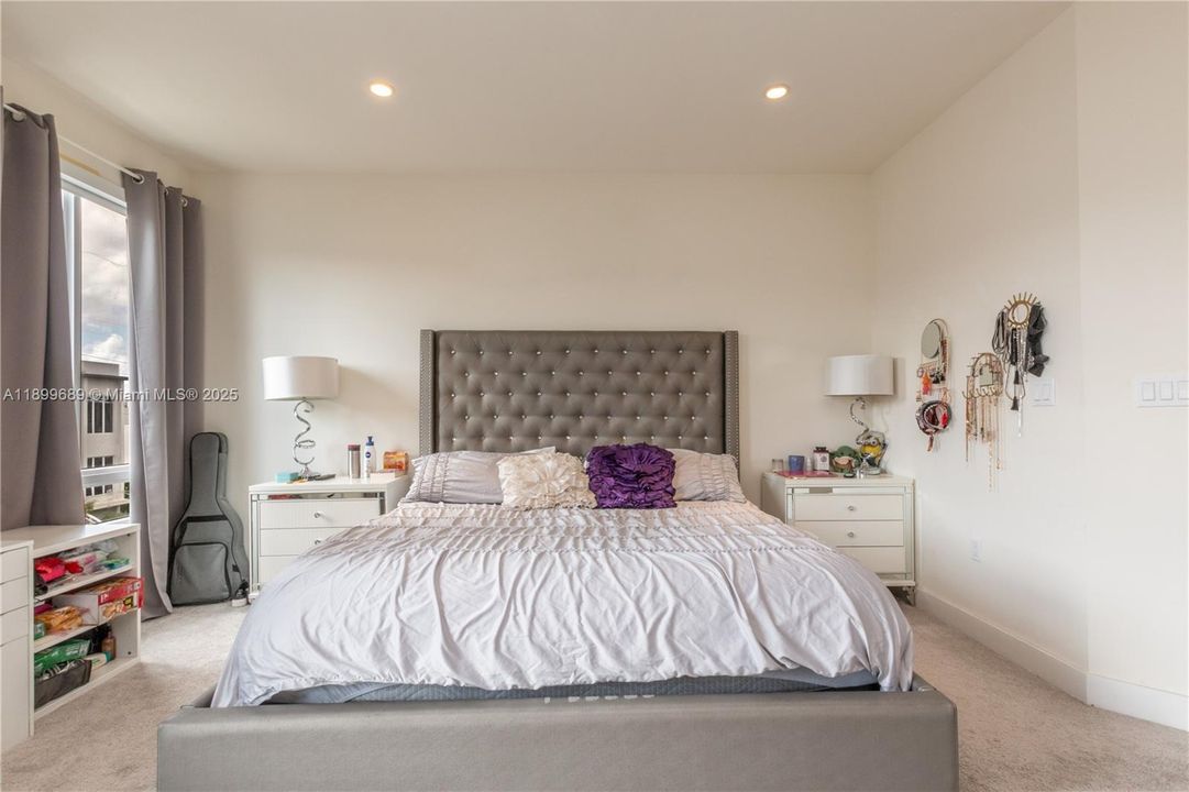 出租: $3,700 (3 贝兹, 3 浴室, 1781 平方英尺)