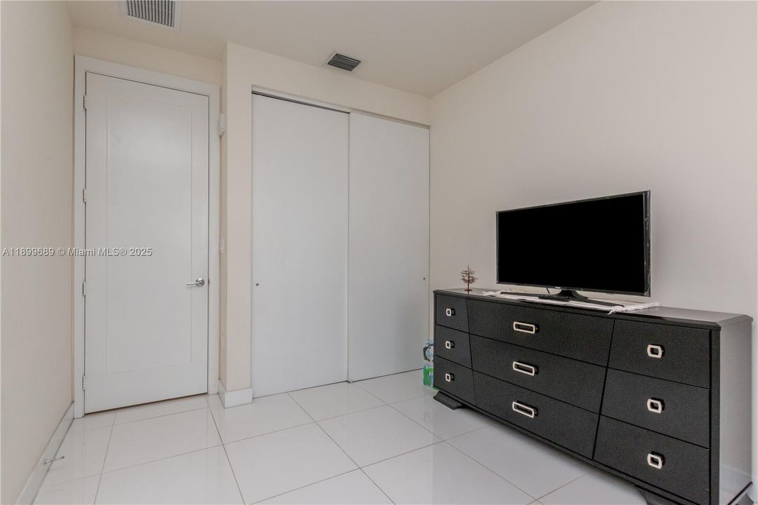 出租: $3,700 (3 贝兹, 3 浴室, 1781 平方英尺)