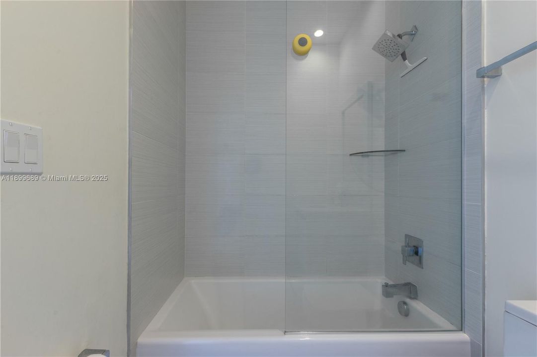 出租: $3,700 (3 贝兹, 3 浴室, 1781 平方英尺)