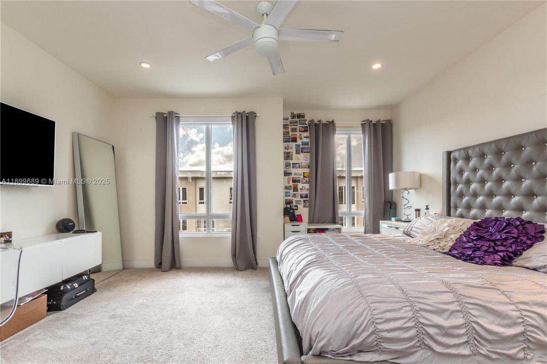 出租: $3,700 (3 贝兹, 3 浴室, 1781 平方英尺)