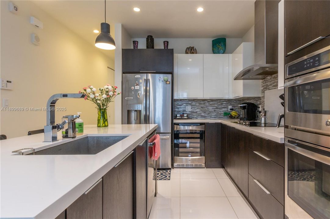 出租: $3,700 (3 贝兹, 3 浴室, 1781 平方英尺)