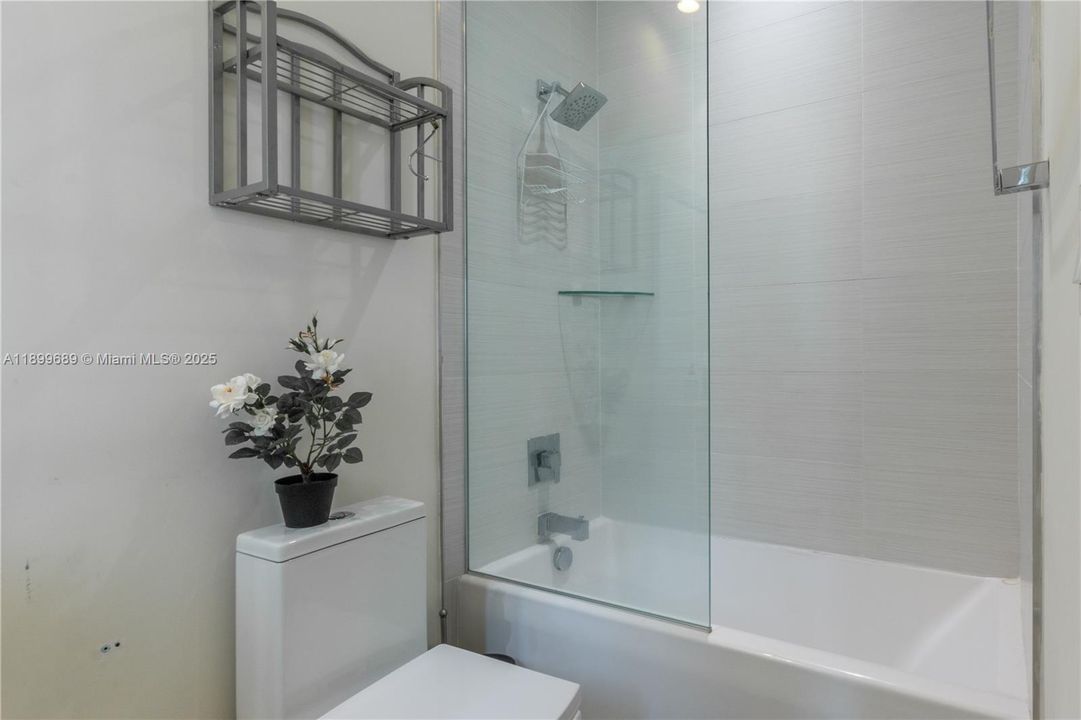 出租: $3,700 (3 贝兹, 3 浴室, 1781 平方英尺)