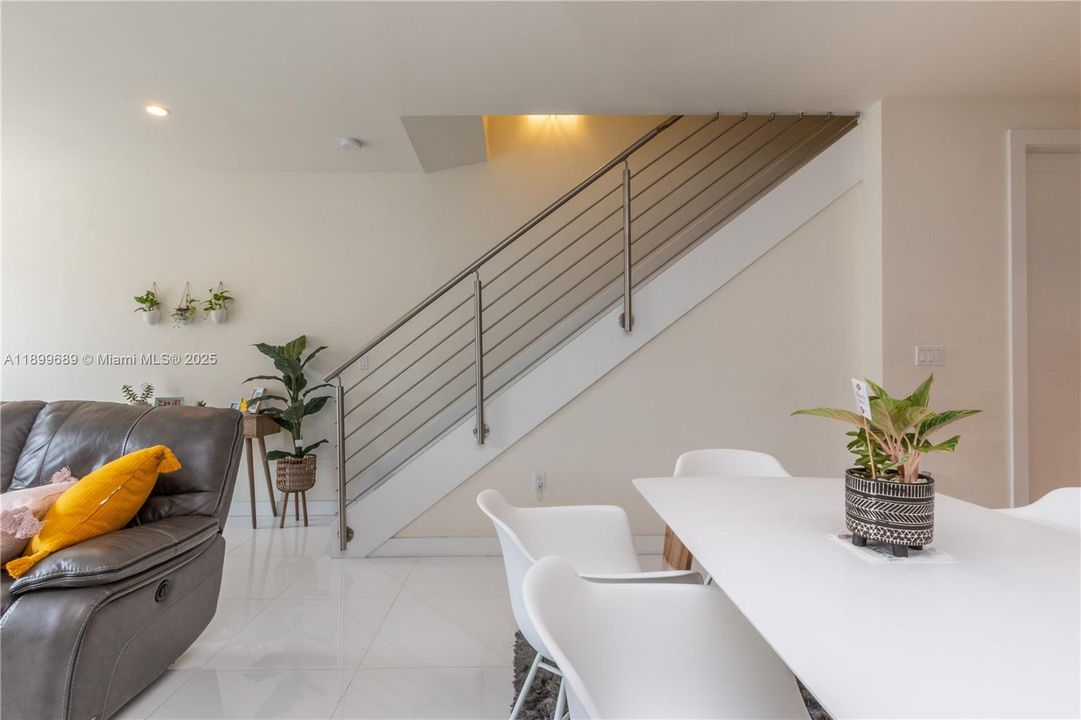 出租: $3,700 (3 贝兹, 3 浴室, 1781 平方英尺)