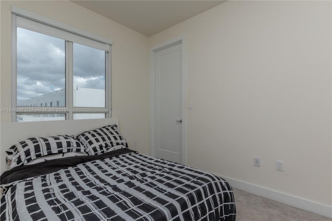 出租: $3,700 (3 贝兹, 3 浴室, 1781 平方英尺)