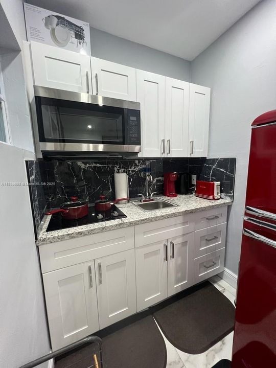 Recently Rented: $1,750 (1 beds, 1 baths, 2432 Square Feet)