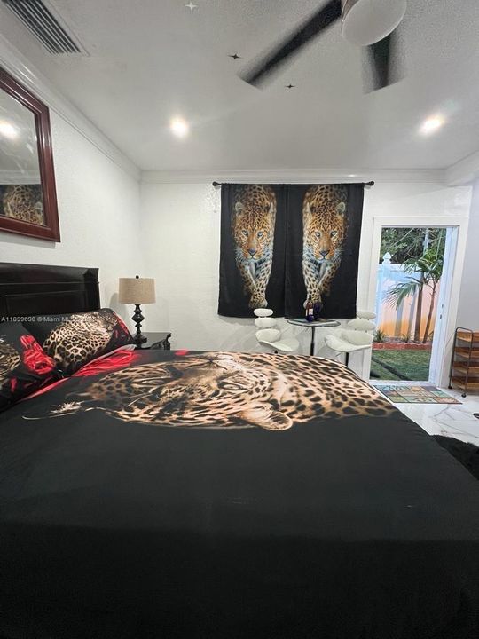 Recently Rented: $1,750 (1 beds, 1 baths, 2432 Square Feet)