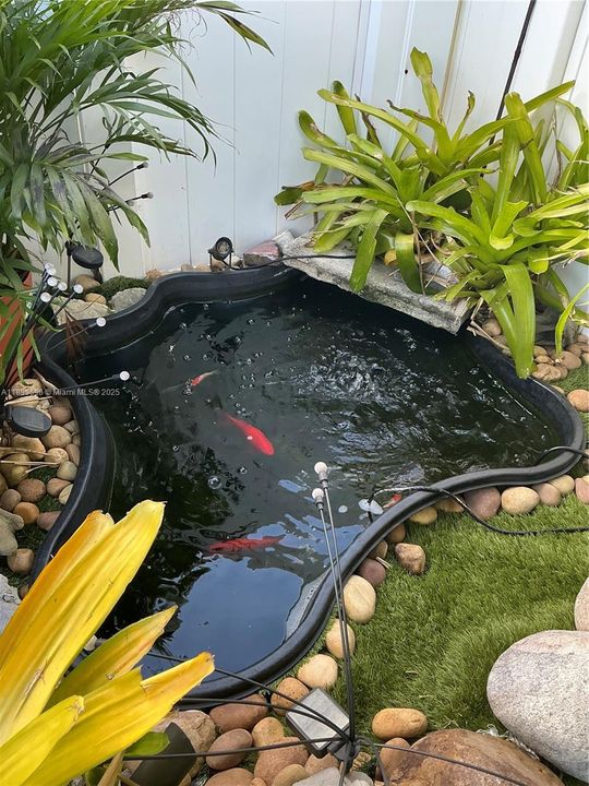 Recently Rented: $1,750 (1 beds, 1 baths, 2432 Square Feet)