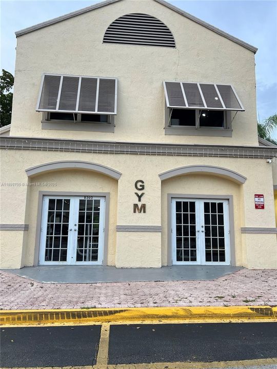 出租: $1,995 (1 贝兹, 1 浴室, 810 平方英尺)