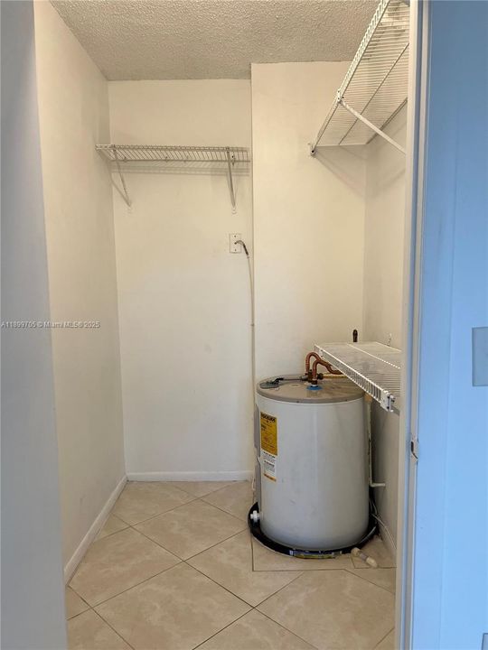 出租: $1,995 (1 贝兹, 1 浴室, 810 平方英尺)