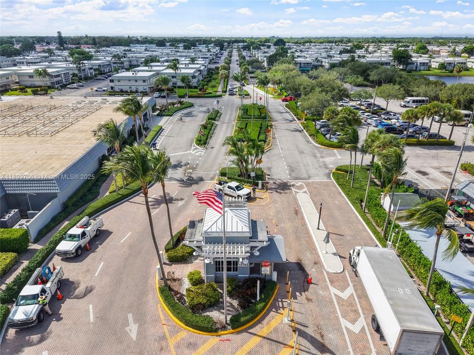 For Sale: $142,900 (1 beds, 1 baths, 720 Square Feet)