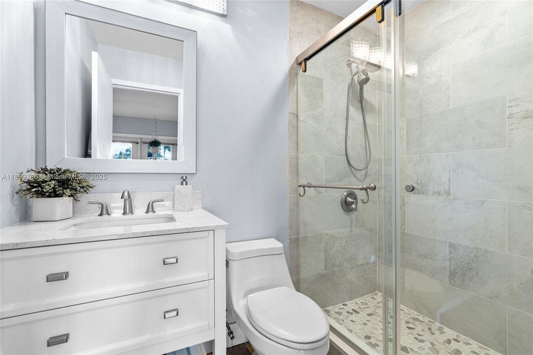 For Sale: $142,900 (1 beds, 1 baths, 720 Square Feet)