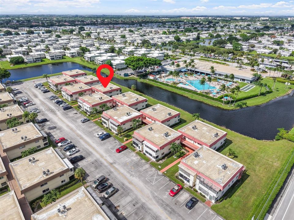 For Sale: $142,900 (1 beds, 1 baths, 720 Square Feet)