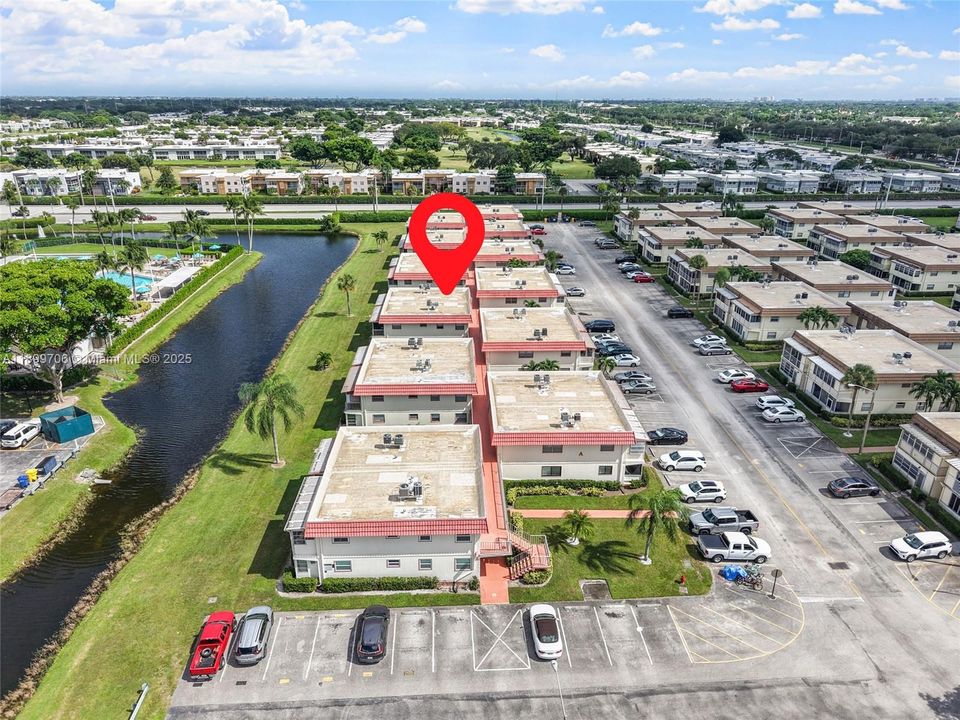 For Sale: $142,900 (1 beds, 1 baths, 720 Square Feet)