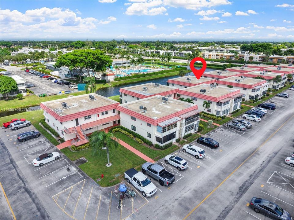 For Sale: $142,900 (1 beds, 1 baths, 720 Square Feet)