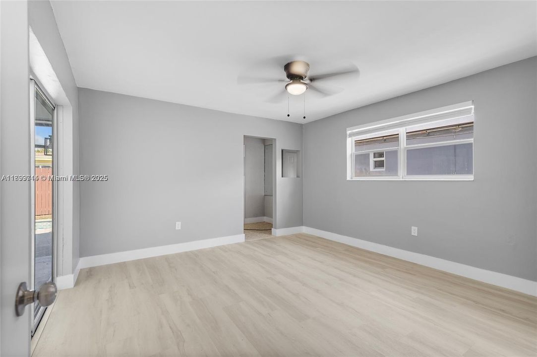 Recently Rented: $3,550 (3 beds, 2 baths, 1416 Square Feet)