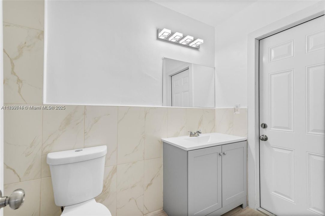 Recently Rented: $3,550 (3 beds, 2 baths, 1416 Square Feet)