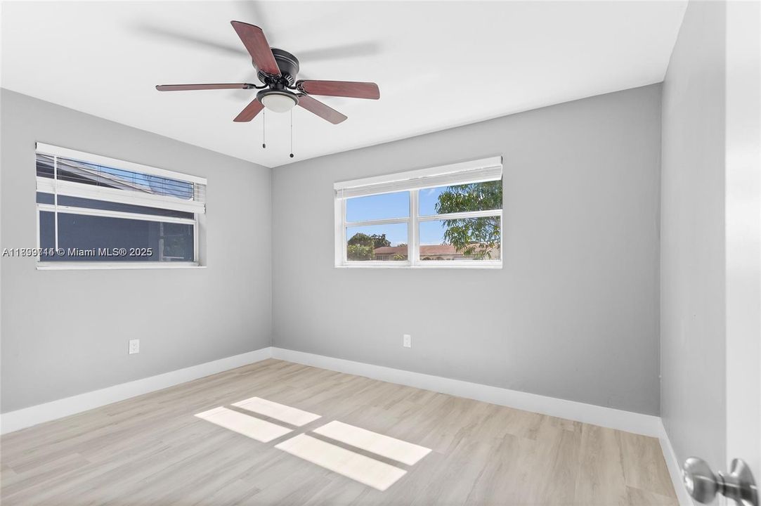 Recently Rented: $3,550 (3 beds, 2 baths, 1416 Square Feet)