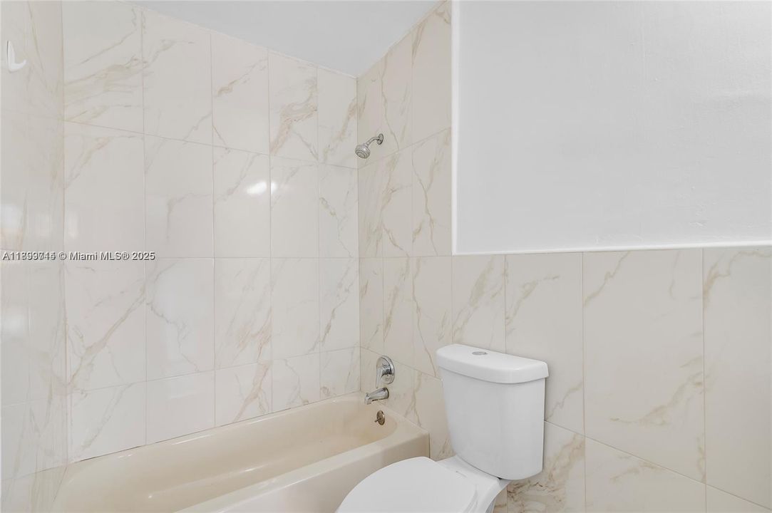 Recently Rented: $3,550 (3 beds, 2 baths, 1416 Square Feet)