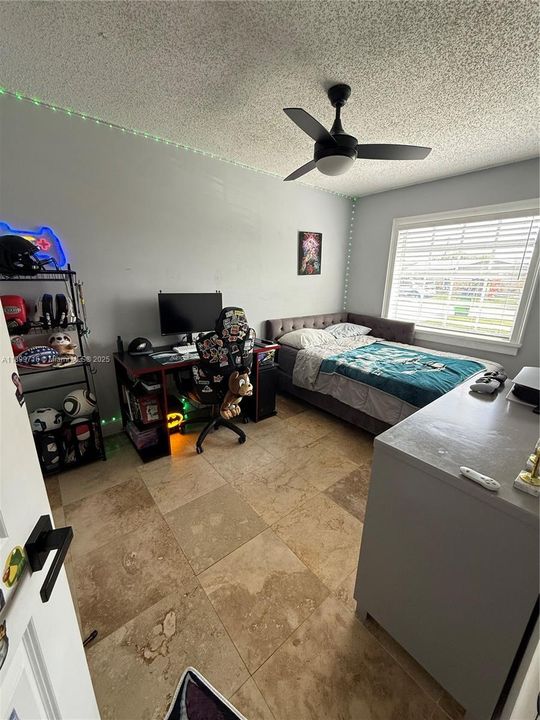 For Sale: $525,000 (3 beds, 2 baths, 1416 Square Feet)