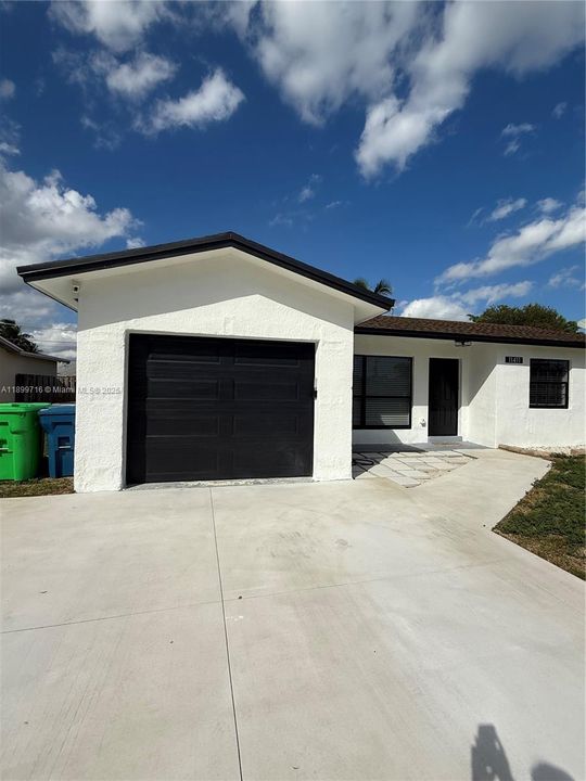 For Sale: $525,000 (3 beds, 2 baths, 1416 Square Feet)