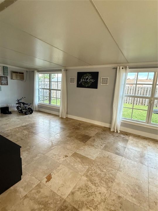 For Sale: $525,000 (3 beds, 2 baths, 1416 Square Feet)