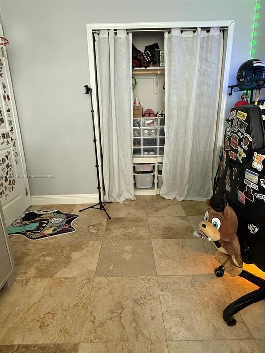 For Sale: $525,000 (3 beds, 2 baths, 1416 Square Feet)