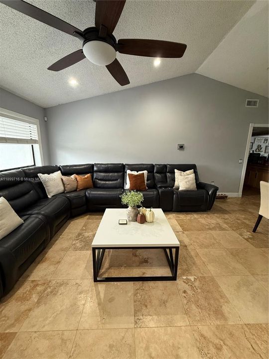 For Sale: $525,000 (3 beds, 2 baths, 1416 Square Feet)