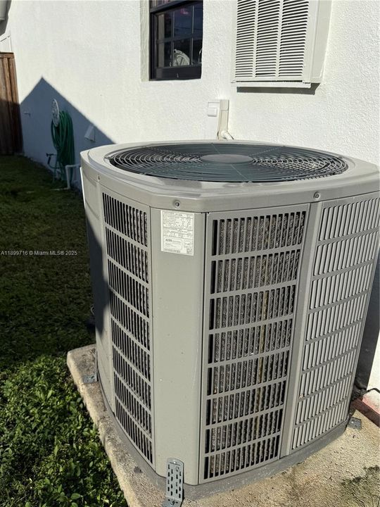 For Sale: $525,000 (3 beds, 2 baths, 1416 Square Feet)