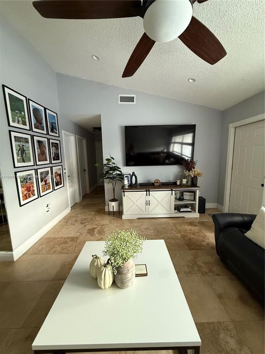 For Sale: $525,000 (3 beds, 2 baths, 1416 Square Feet)