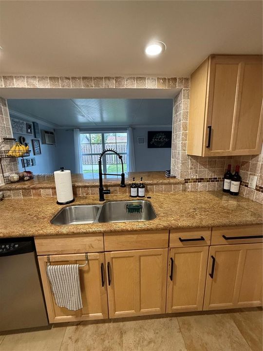 For Sale: $525,000 (3 beds, 2 baths, 1416 Square Feet)