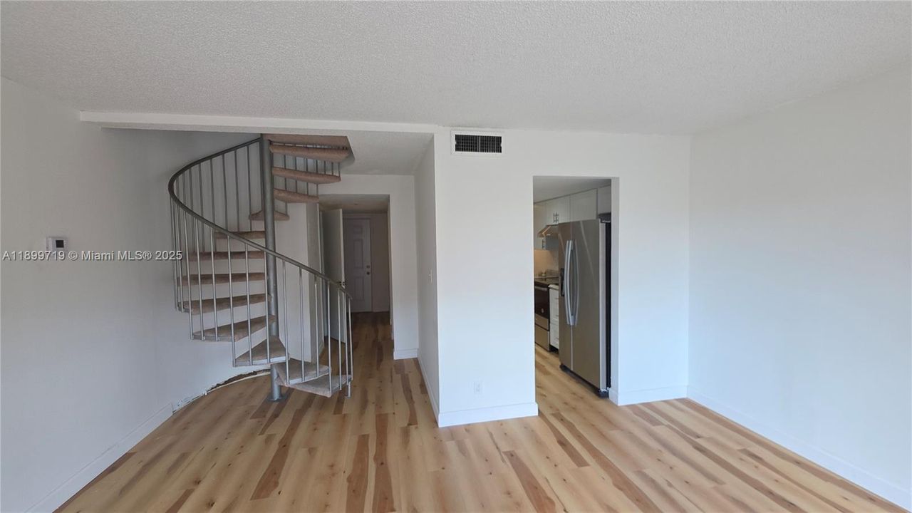 En Renta: $2,300 (2 camas, 1 baños, 1056 Pies cuadrados)