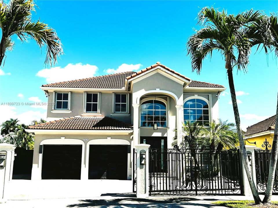 Recently Sold: $1,199,000 (5 beds, 4 baths, 3202 Square Feet)