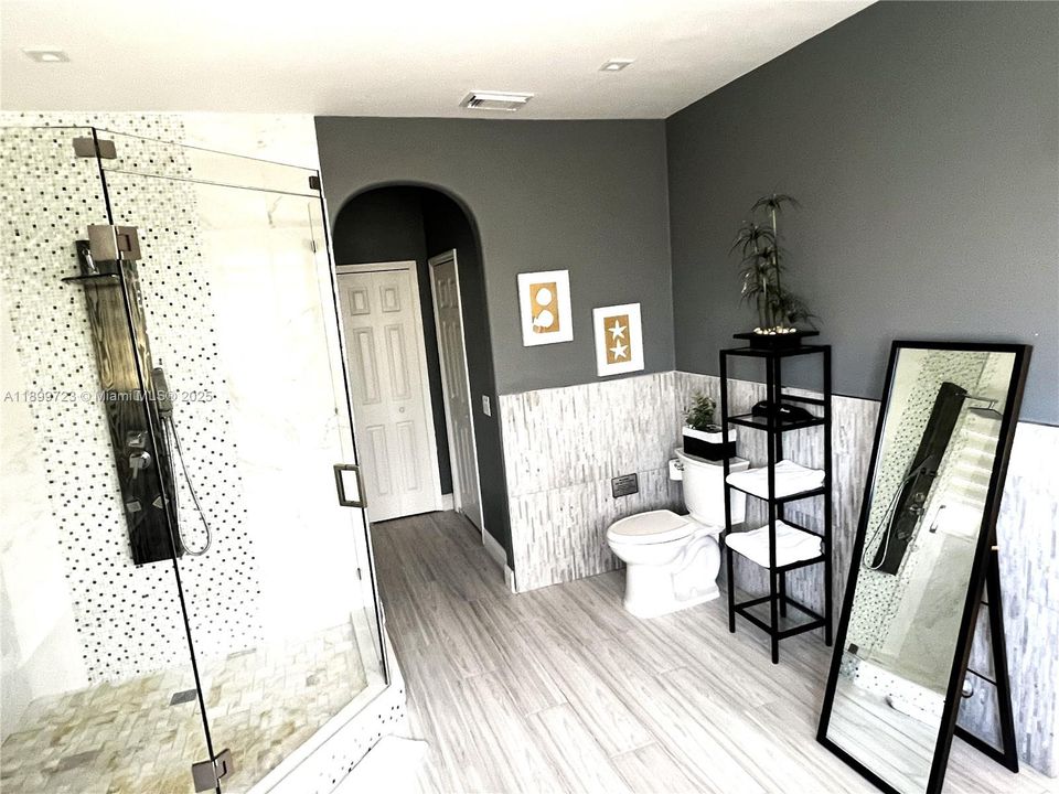 Recently Sold: $1,199,000 (5 beds, 4 baths, 3202 Square Feet)