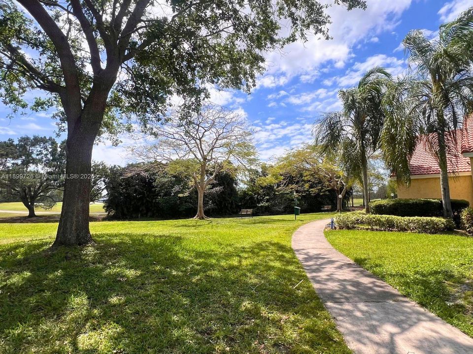 最近租的: $2,400 (2 贝兹, 2 浴室, 1065 平方英尺)