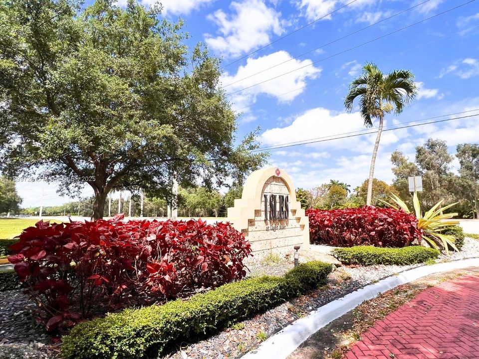 最近租的: $2,400 (2 贝兹, 2 浴室, 1065 平方英尺)