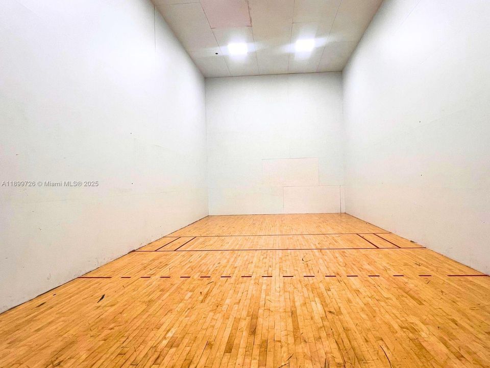 最近租的: $2,400 (2 贝兹, 2 浴室, 1065 平方英尺)