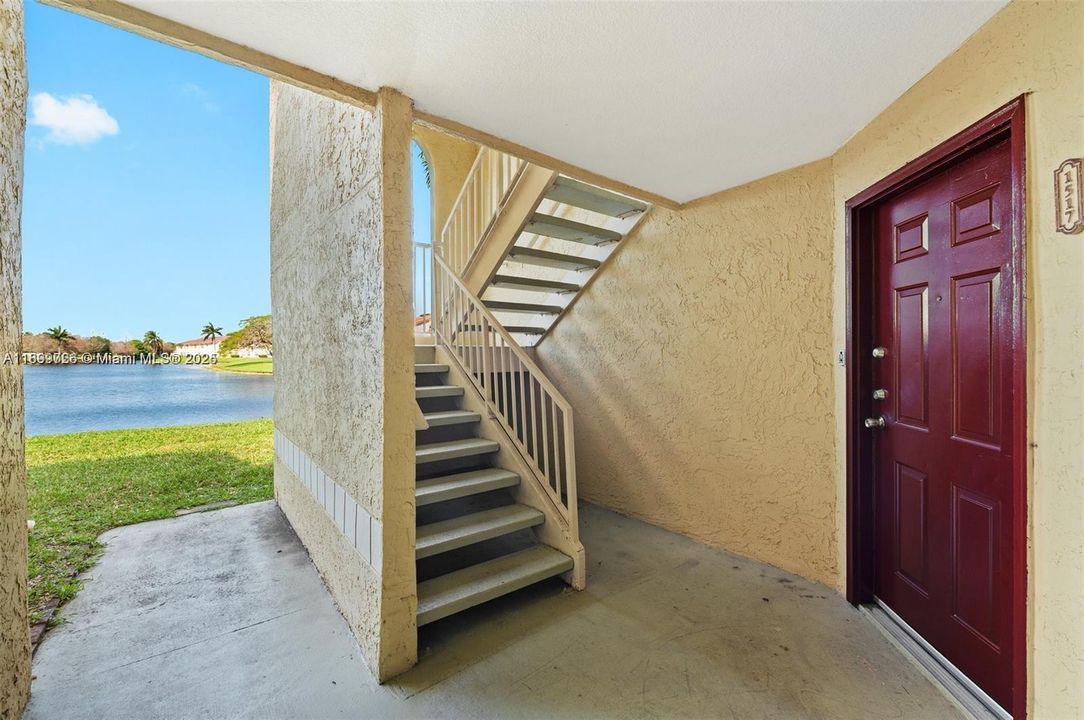 最近租的: $2,400 (2 贝兹, 2 浴室, 1065 平方英尺)