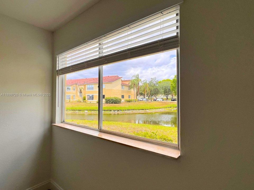 最近租的: $2,400 (2 贝兹, 2 浴室, 1065 平方英尺)